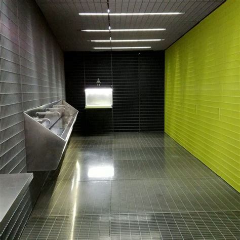 wc milano fondazione prada